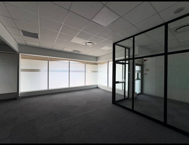402M² OFFICE TO LET IN CLAREMONT